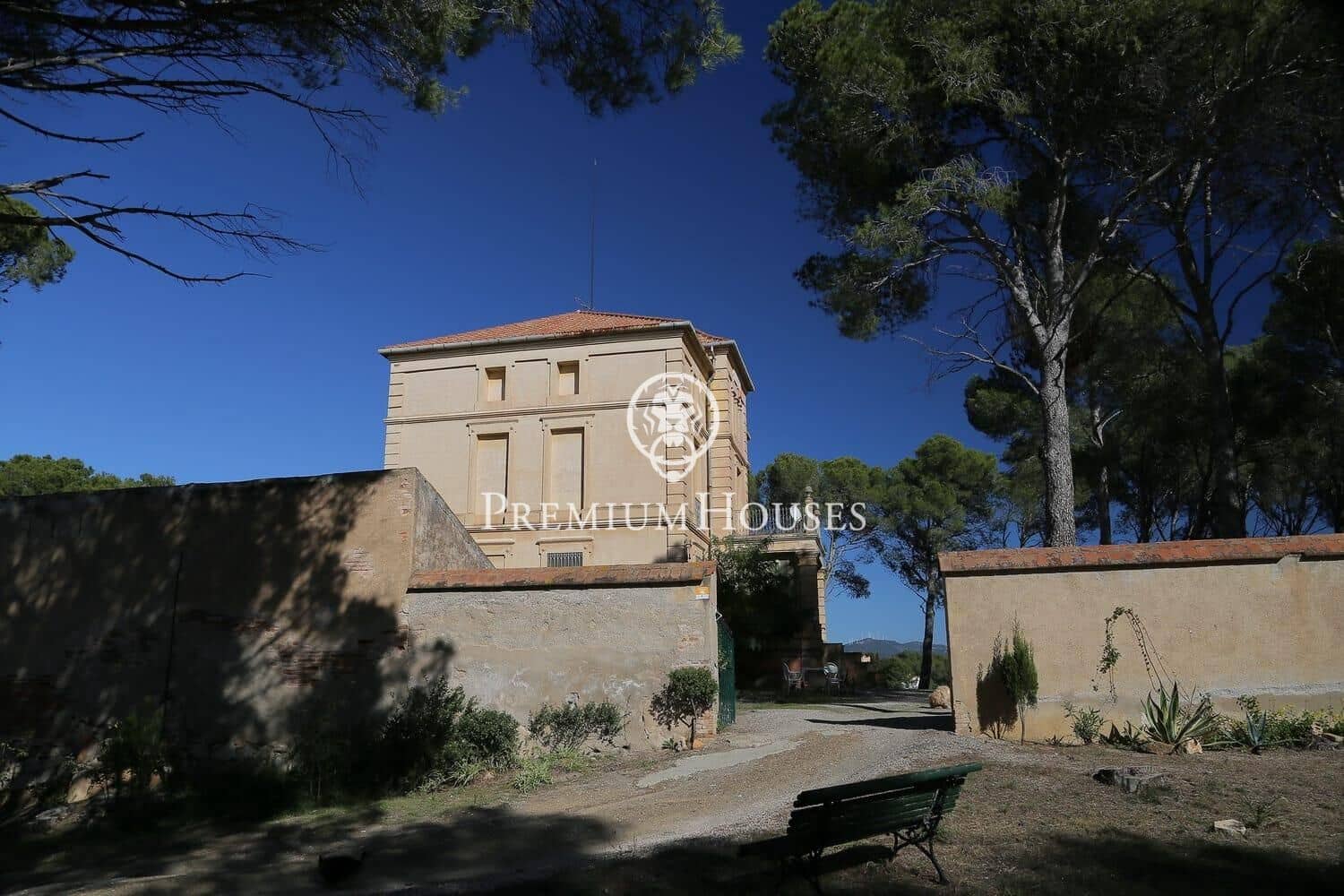 15 soveværelse Finca/Landehus til salg i Valls med swimmingpool garage - € 990.000 (Ref: 8623702)