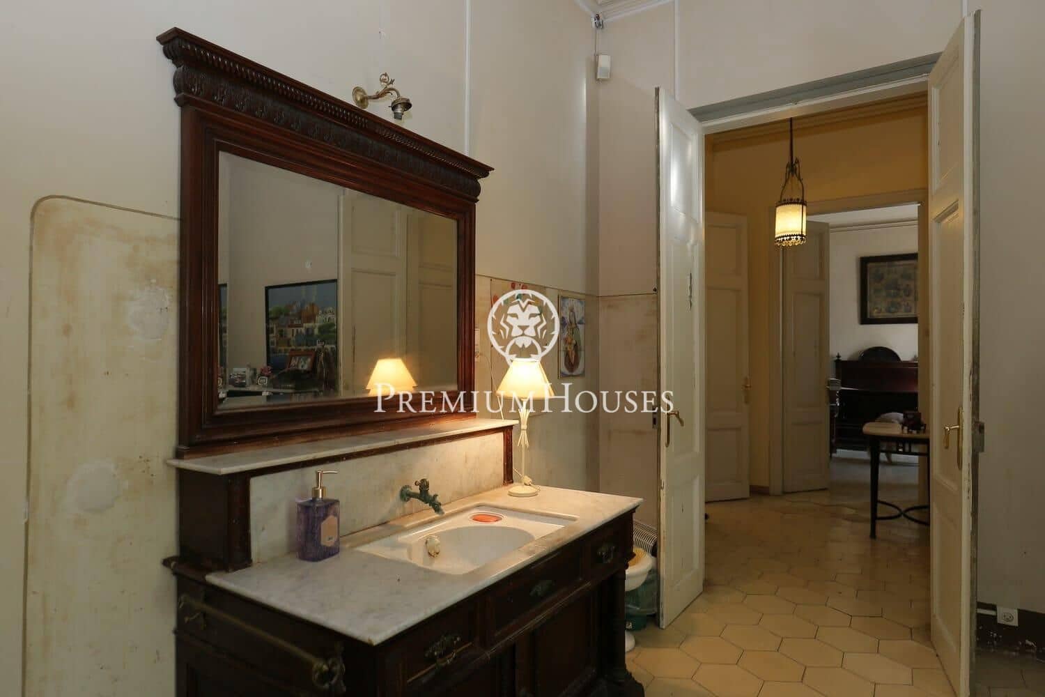 15 soveværelse Finca/Landehus til salg i Valls med swimmingpool garage - € 990.000 (Ref: 8623702)