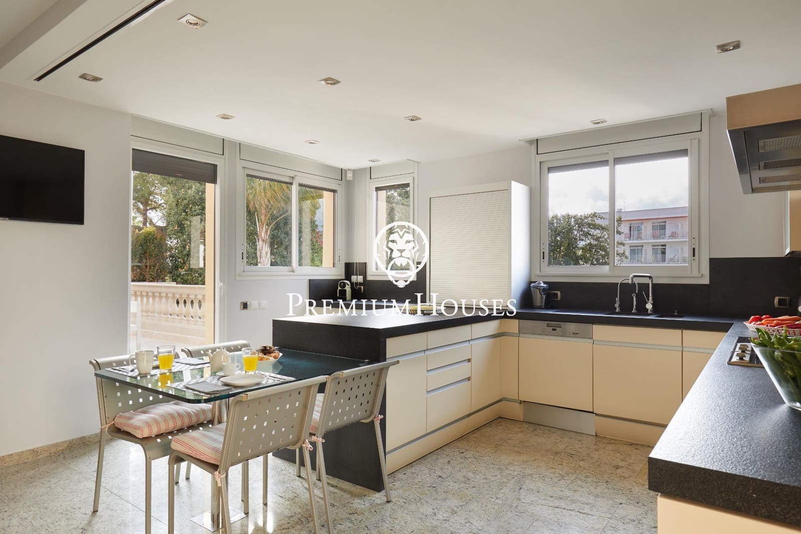 9 soverom Villa til salgs i Sitges med svømmebasseng - € 10 250 000 (Ref: 8652374)