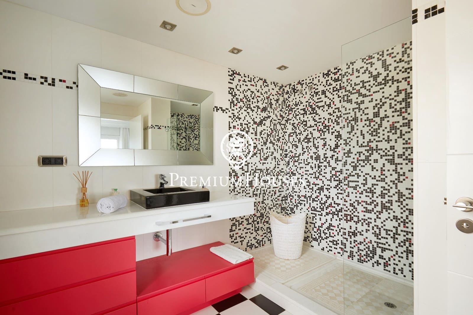 9 soverom Villa til salgs i Sitges med svømmebasseng - € 10 250 000 (Ref: 8652374)