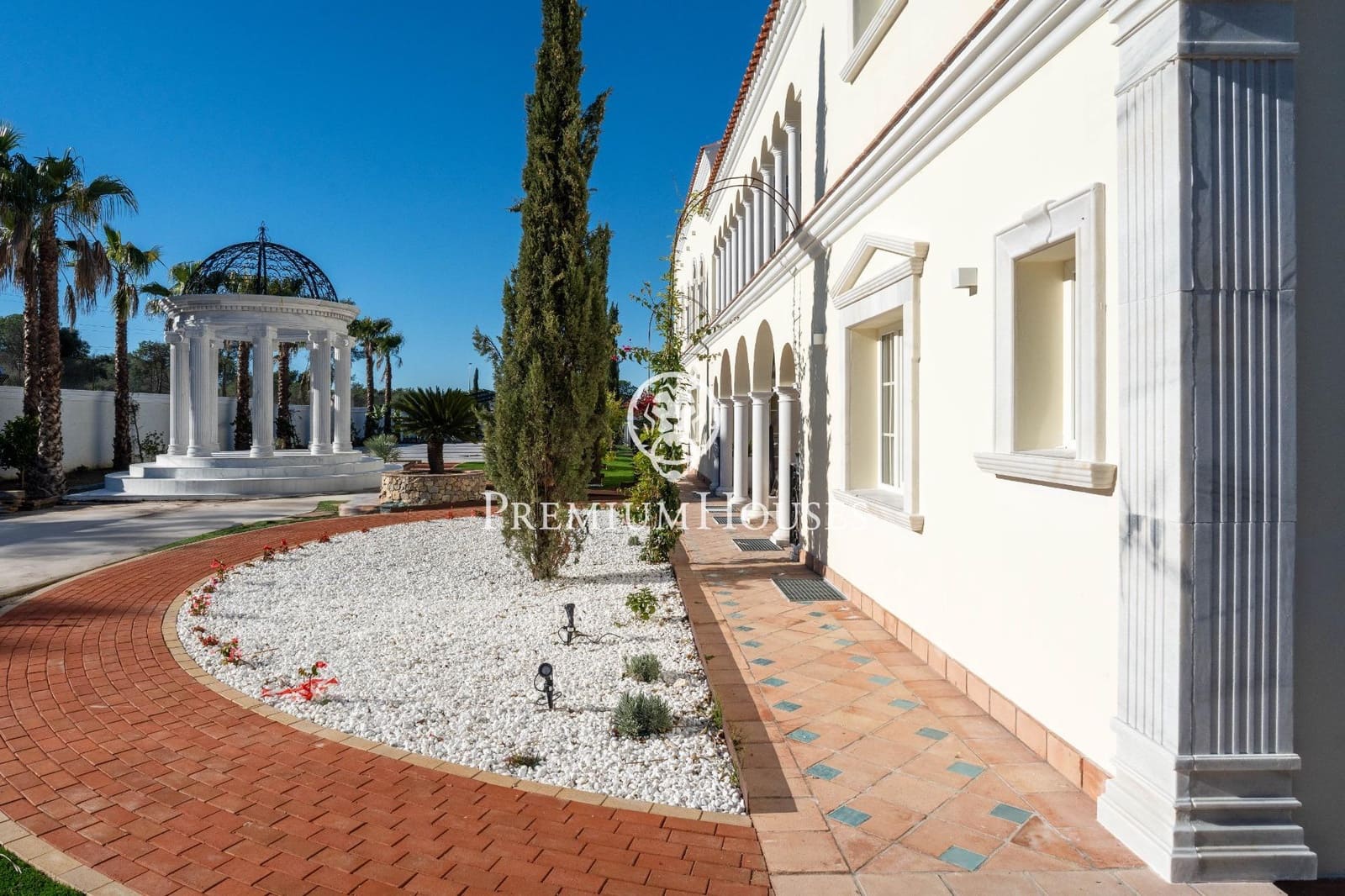 10 bedroom Villa for sale in Avinyonet del Penedes with pool - € 2,500,000 (Ref: 8689341)