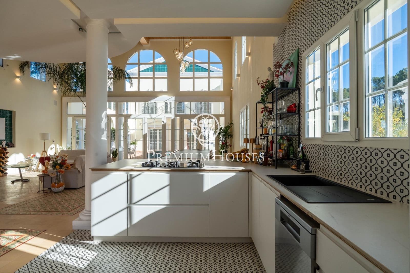 10 bedroom Villa for sale in Avinyonet del Penedes with pool - € 2,500,000 (Ref: 8689341)