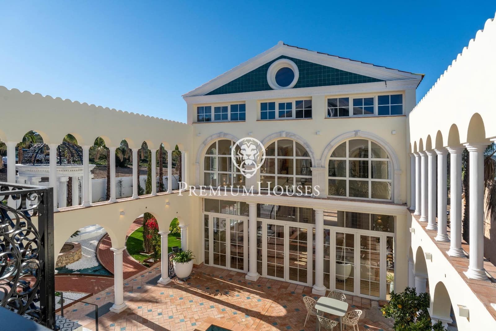 10 bedroom Villa for sale in Avinyonet del Penedes with pool - € 2,500,000 (Ref: 8689341)