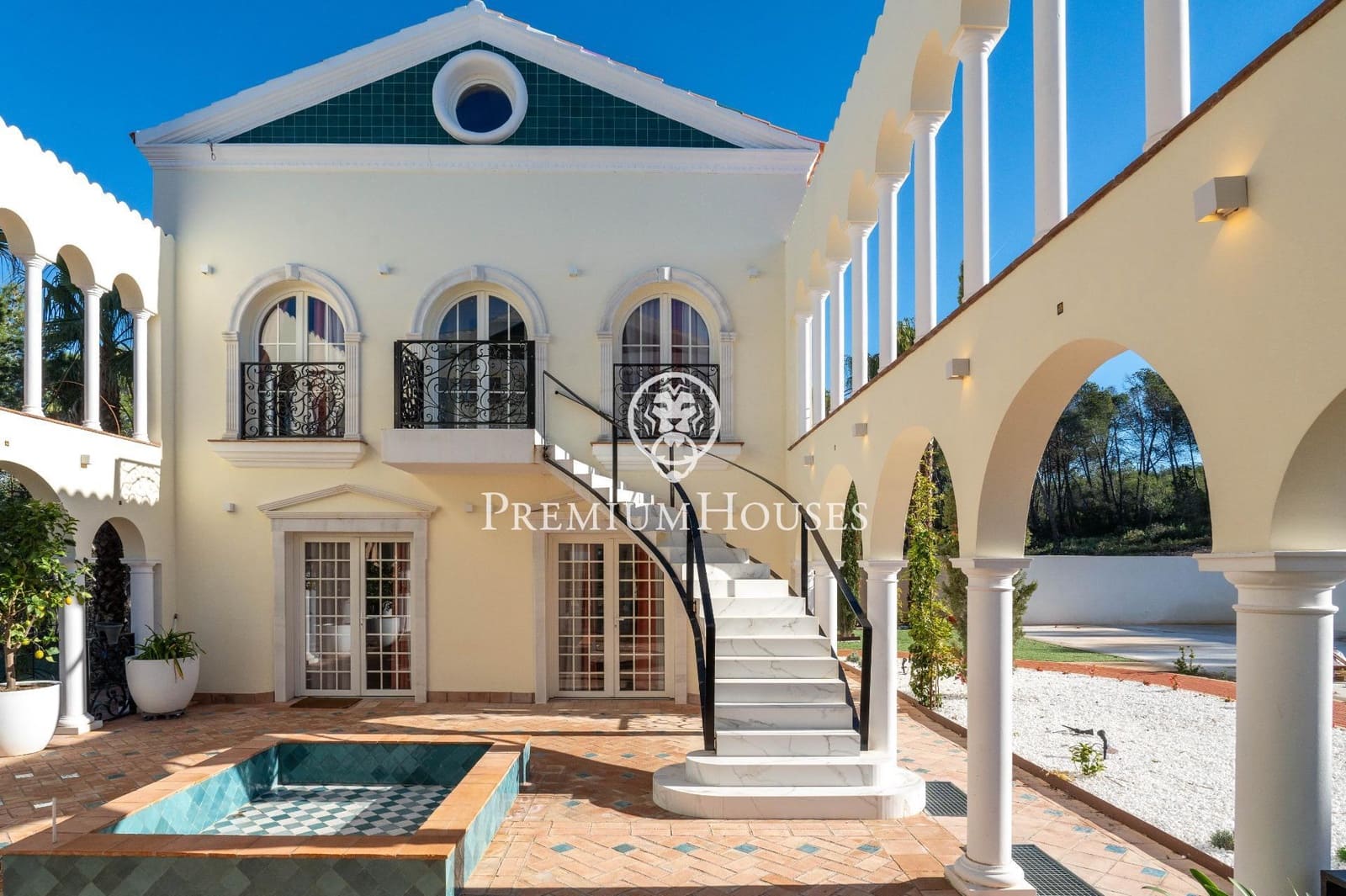 10 bedroom Villa for sale in Avinyonet del Penedes with pool - € 2,500,000 (Ref: 8689341)