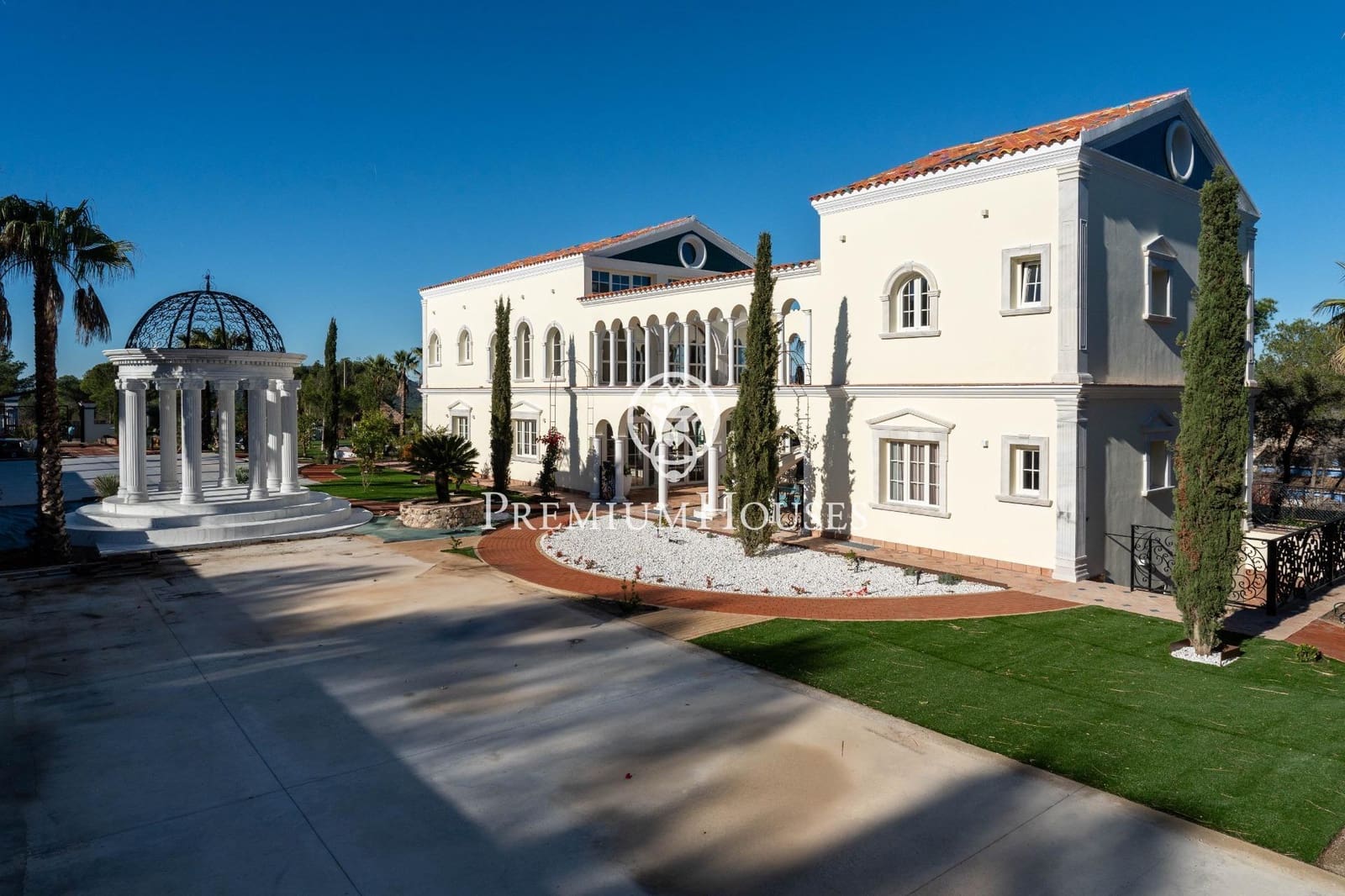 10 bedroom Villa for sale in Avinyonet del Penedes with pool - € 2,500,000 (Ref: 8689341)