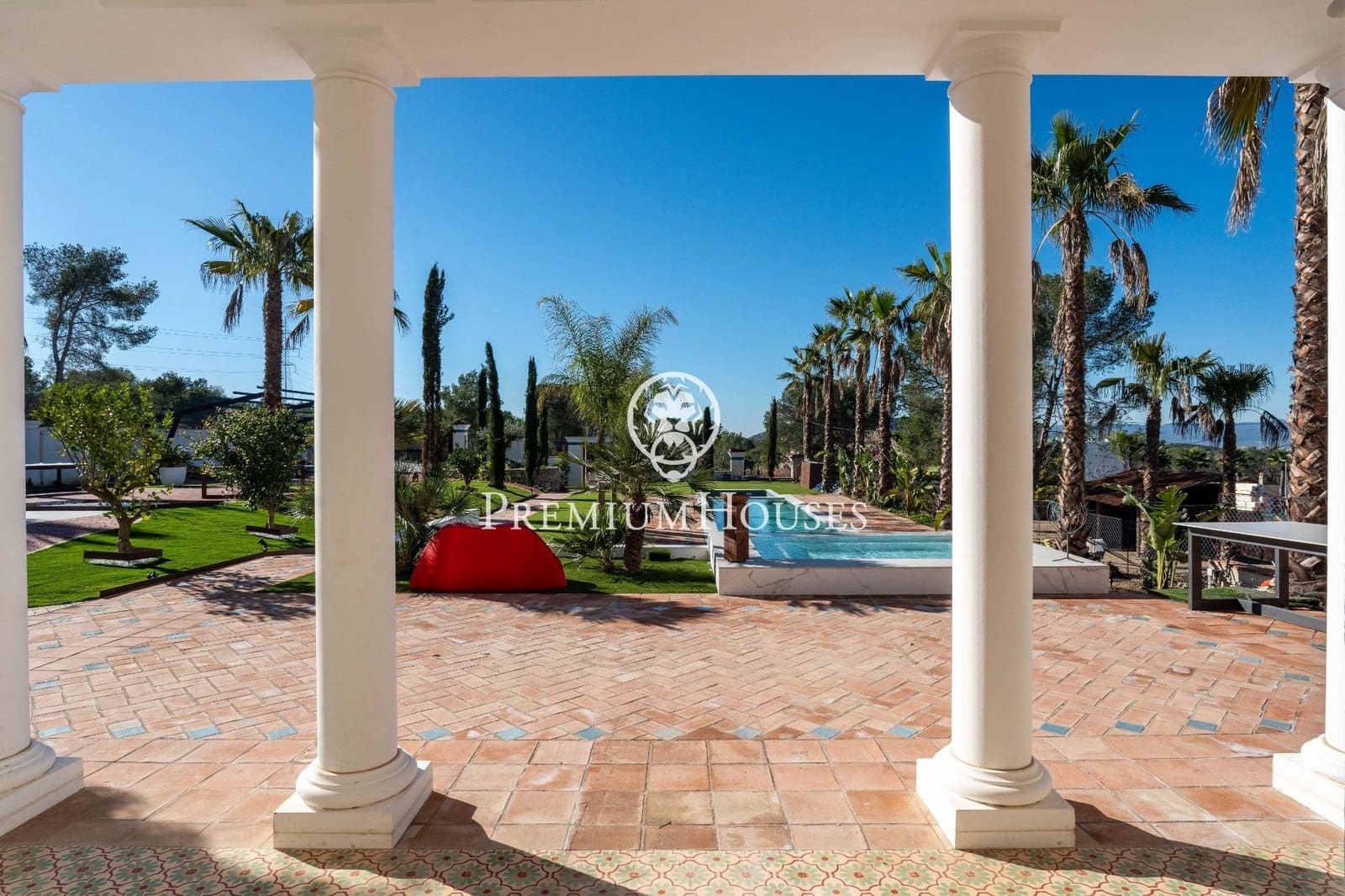 10 bedroom Villa for sale in Avinyonet del Penedes with pool - € 2,500,000 (Ref: 8689341)