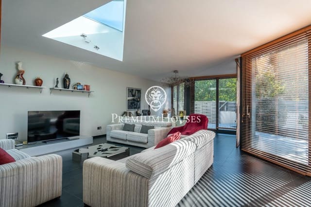 5 soverom Villa til salgs i Sitges med svømmebasseng garasje - € 5 950 000 (Ref: 8784075)