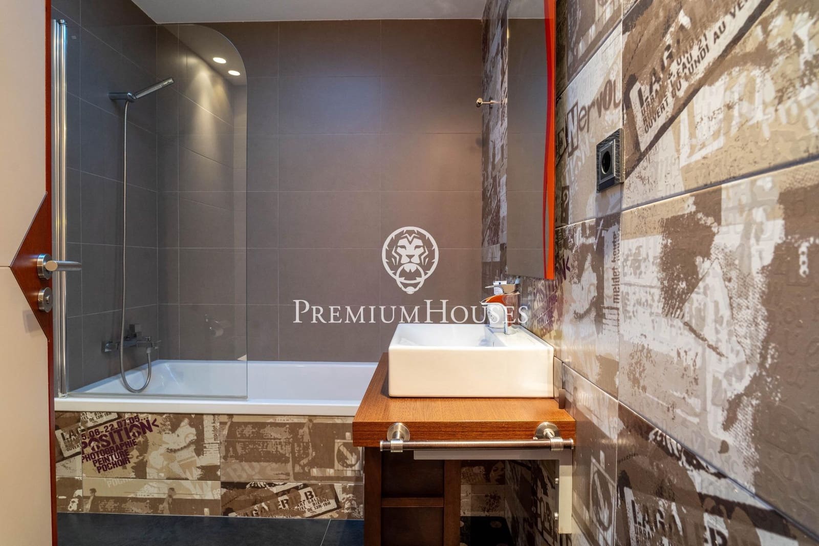 5 soverom Villa til salgs i Sitges med svømmebasseng garasje - € 5 950 000 (Ref: 8784075)