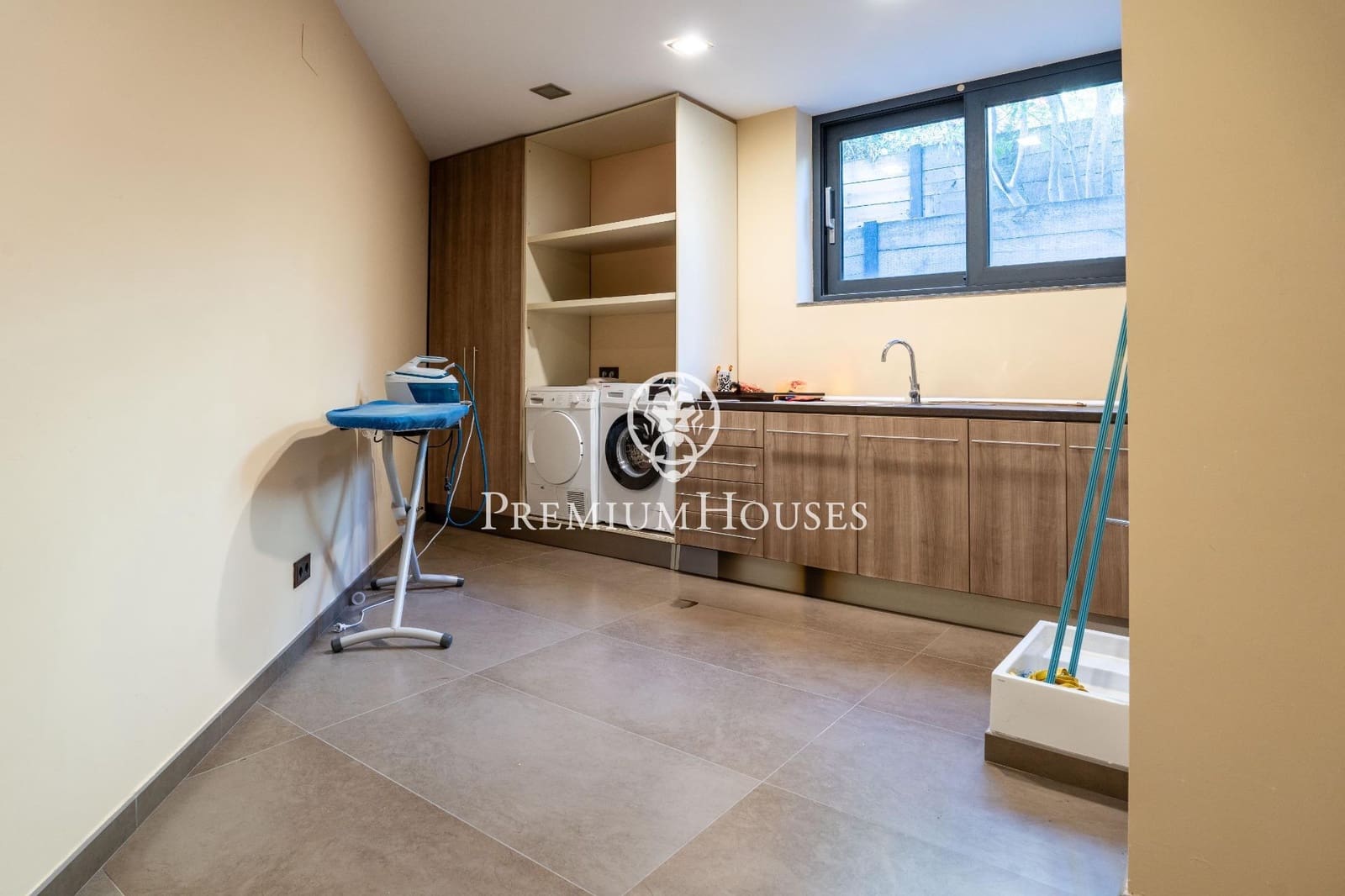 5 soverom Villa til salgs i Sitges med svømmebasseng garasje - € 5 950 000 (Ref: 8784075)