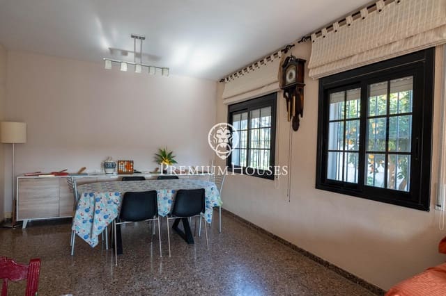 5 sypialnia Willa na sprzedaż w Sant Pere de Ribes z basenem garażem - 559 000 € (Ref: 8792621)