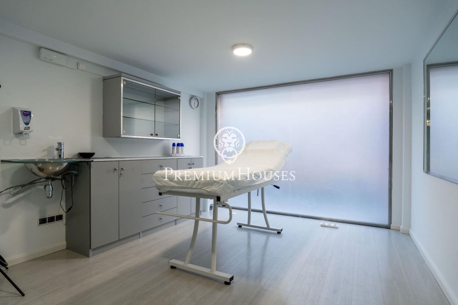 Commercial for rent in Sant Pere de Ribes - € 1,700 (Ref: 8825007)