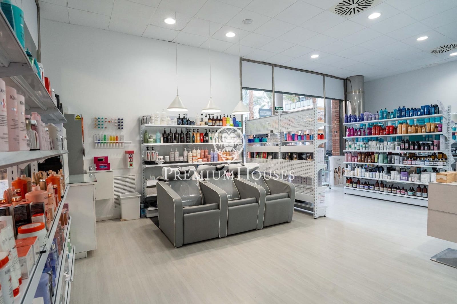 Commercial for rent in Sant Pere de Ribes - € 1,700 (Ref: 8825007)