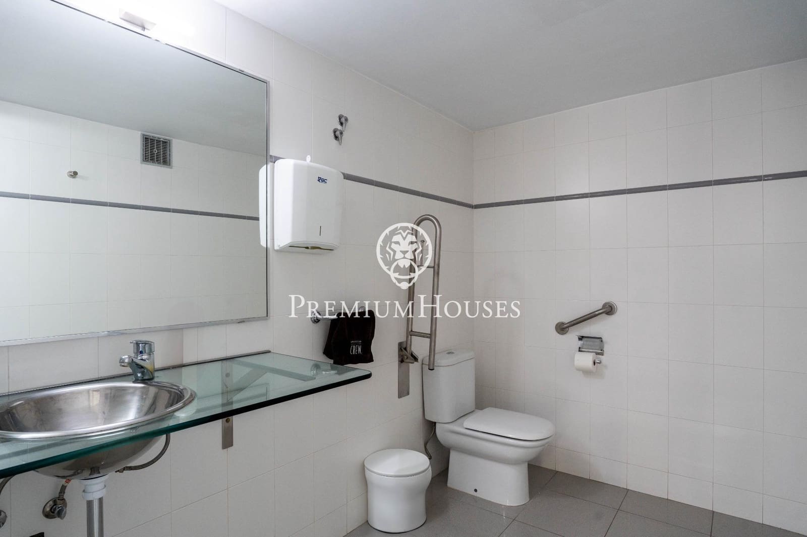 Commercial for rent in Sant Pere de Ribes - € 1,700 (Ref: 8825007)