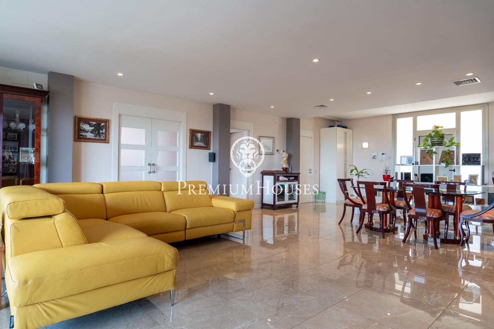 5 soveværelse Villa til salg i Sant Pere i Sant Pau med swimmingpool - € 1.399.000 (Ref: 8915214)