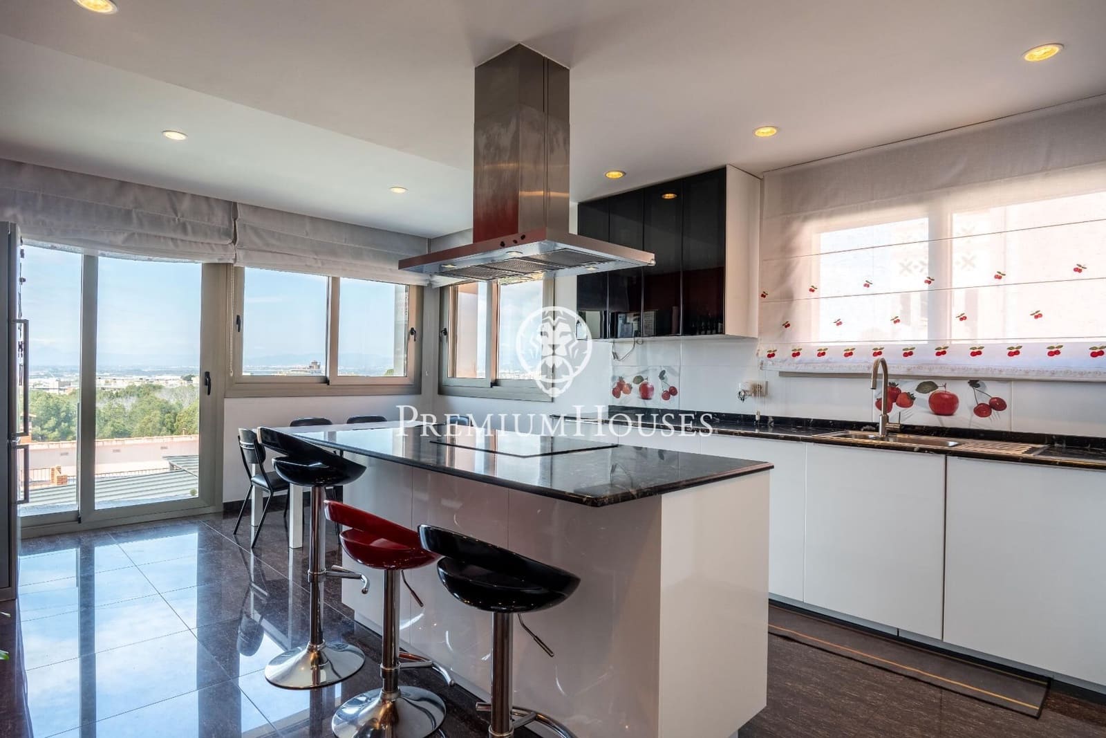 5 soveværelse Villa til salg i Sant Pere i Sant Pau med swimmingpool - € 1.399.000 (Ref: 8915214)