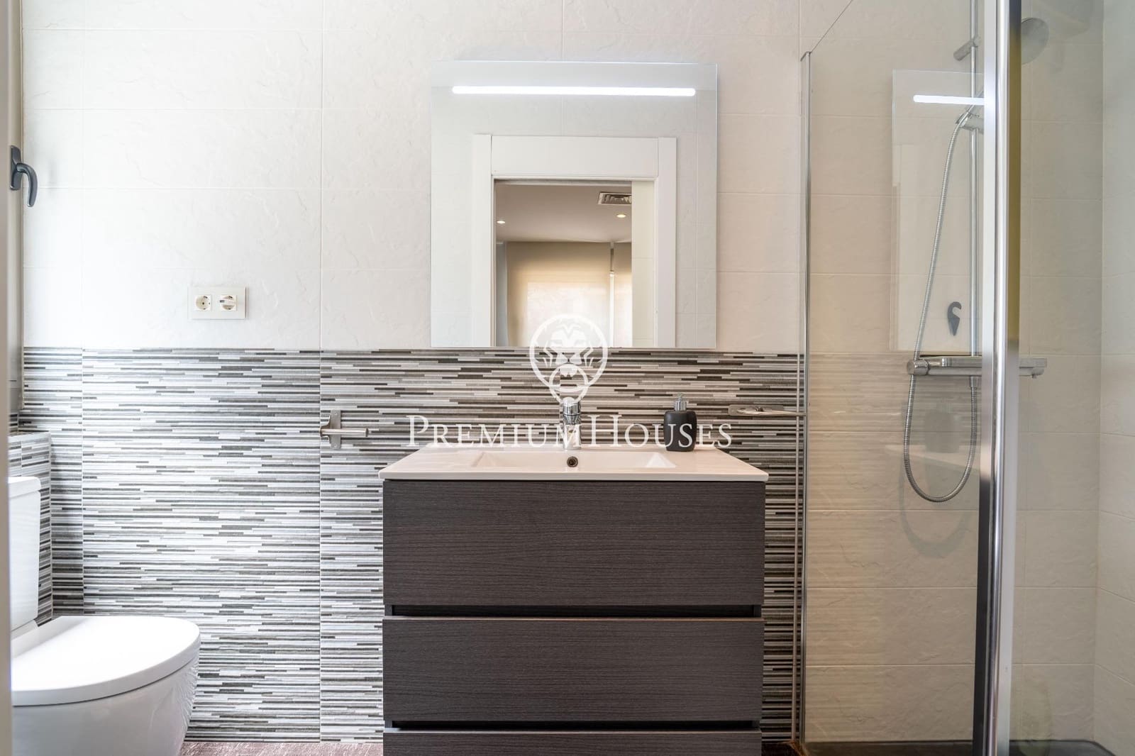 5 soveværelse Villa til salg i Sant Pere i Sant Pau med swimmingpool - € 1.399.000 (Ref: 8915214)