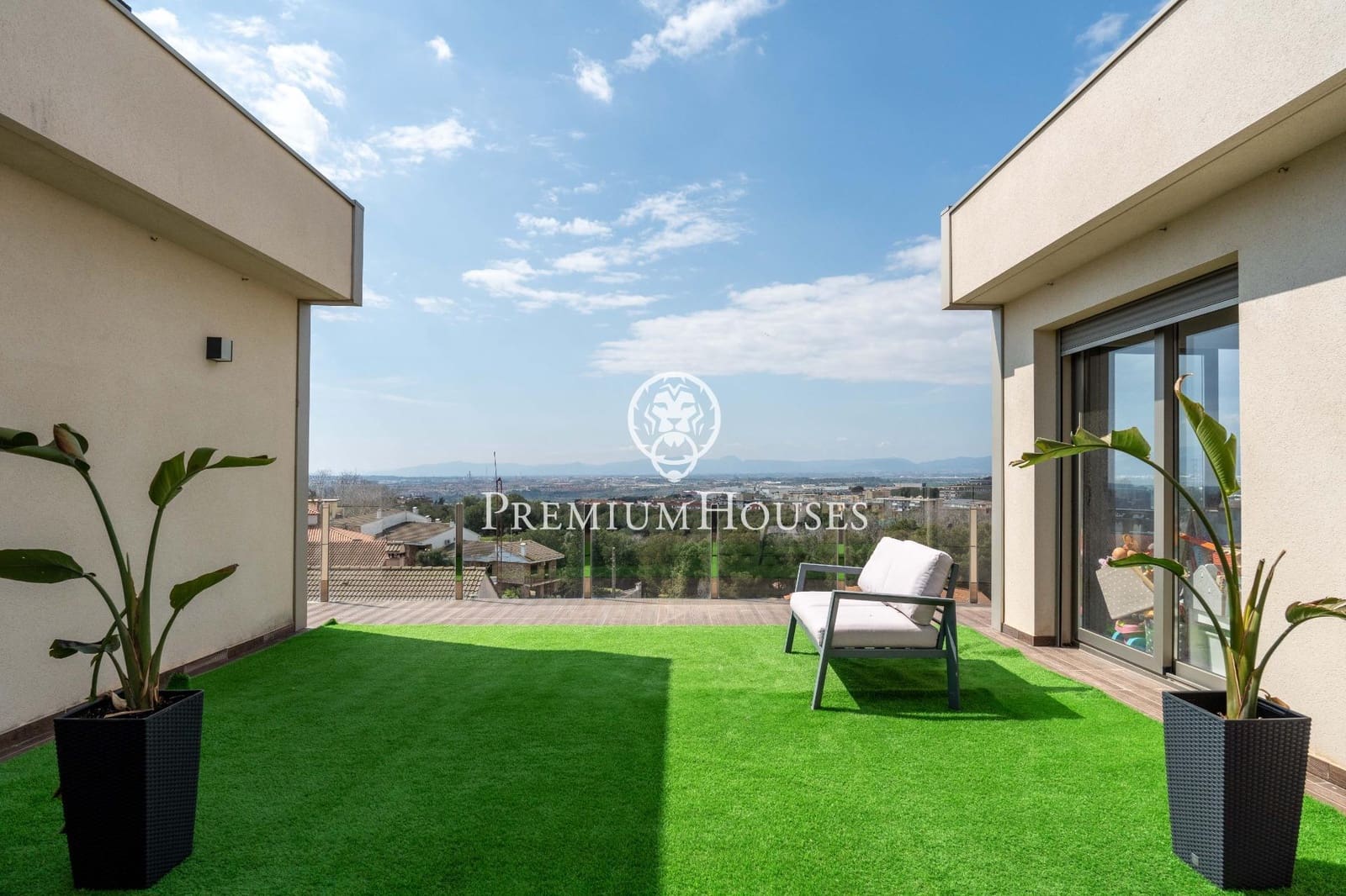 5 soveværelse Villa til salg i Sant Pere i Sant Pau med swimmingpool - € 1.399.000 (Ref: 8915214)