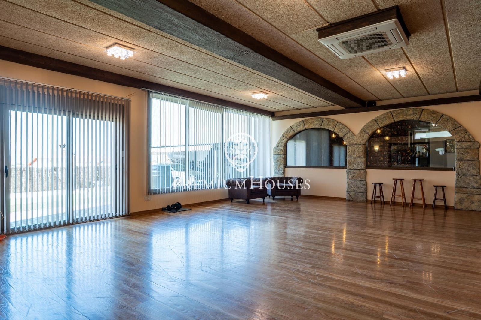 5 soveværelse Villa til salg i Sant Pere i Sant Pau med swimmingpool - € 1.399.000 (Ref: 8915214)