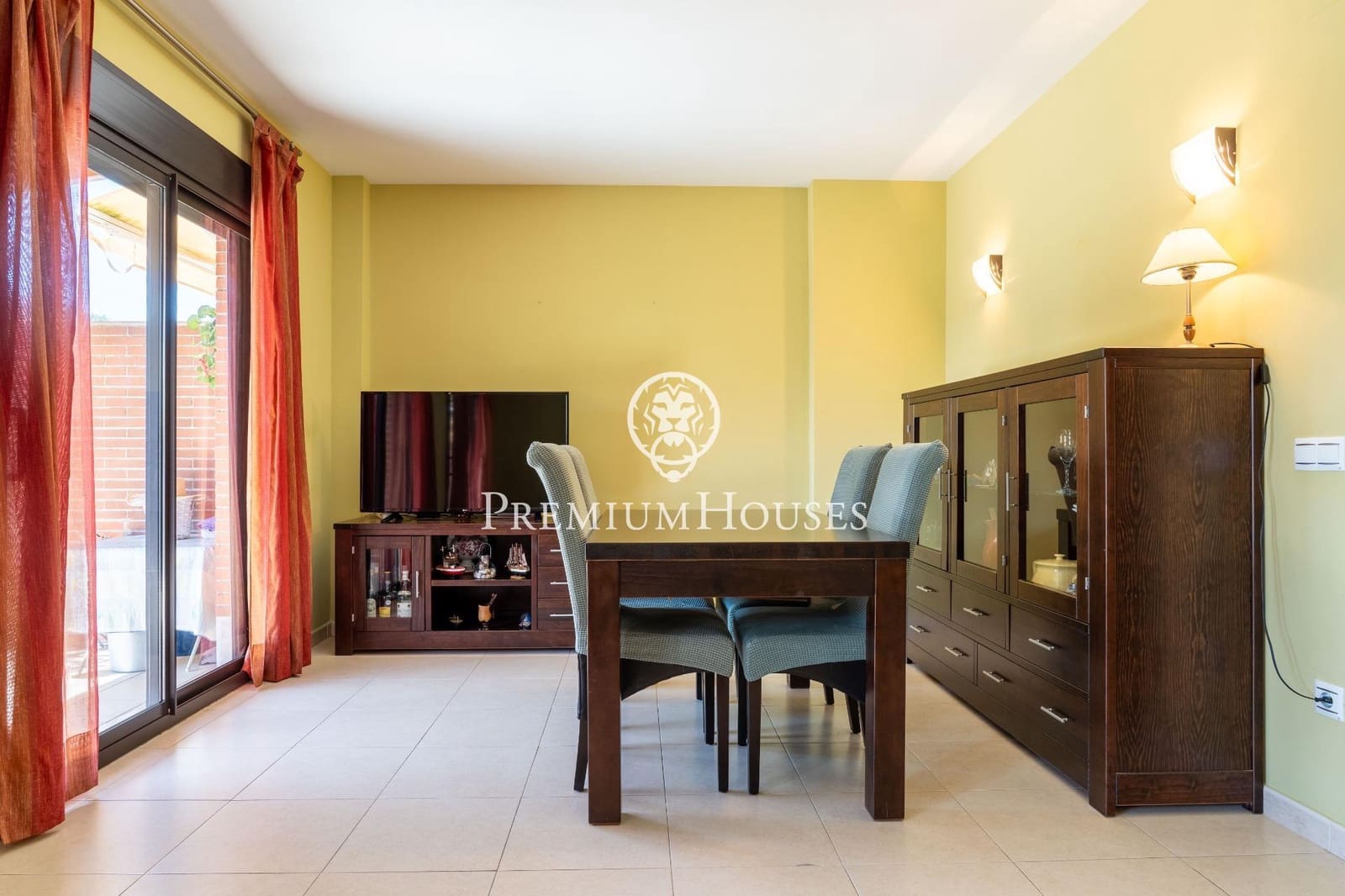 3 soveværelse Rækkehus til salg i Cambrils med swimmingpool garage - € 480.000 (Ref: 8926464)