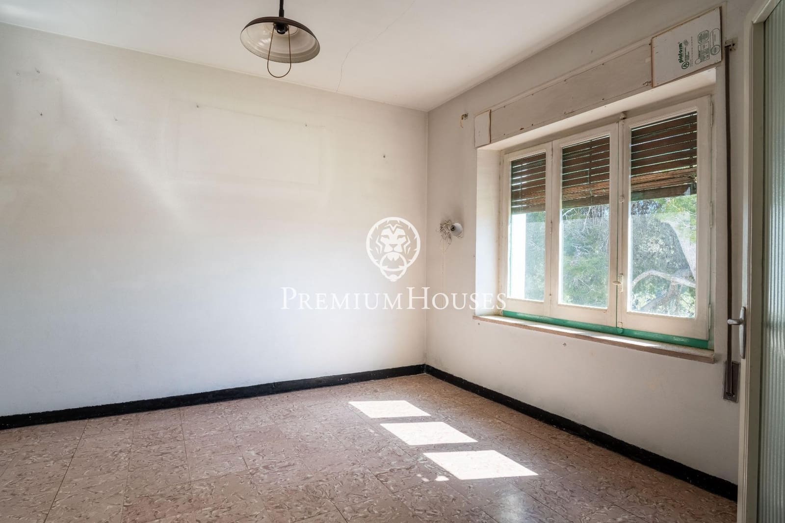 6 sypialnia Finka/Dom wiejski na sprzedaż w Vilanova i la Geltru z garażem - 995 000 € (Ref: 8926465)