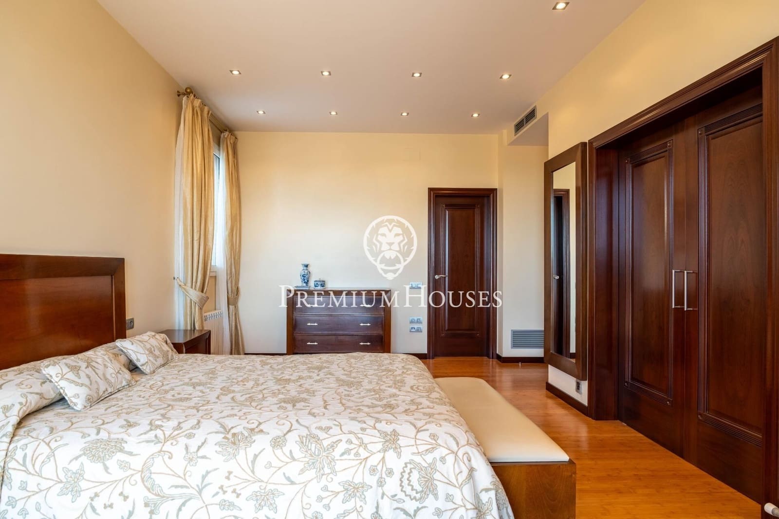 5 soveværelse Villa til salg i Vilanova i la Geltru med swimmingpool garage - € 2.100.000 (Ref: 8957319)