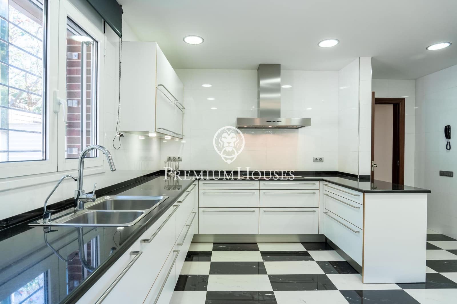 5 camera da letto Villa in vendita in Vilanova i la Geltru con piscina garage - 1.590.000 € (Rif: 8957319)