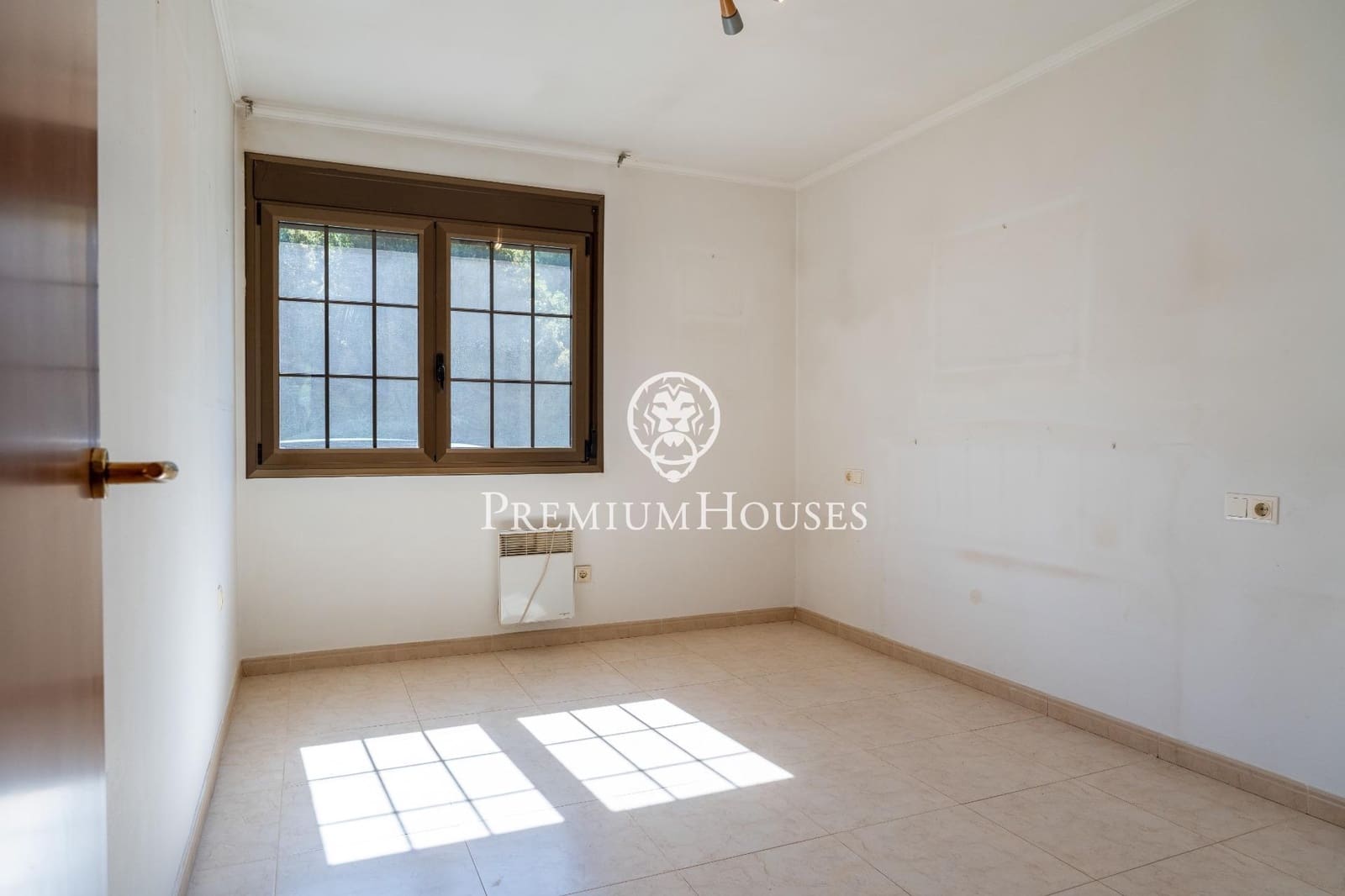 3 soveværelse Finca/Landehus til salg i Montblanc med garage - € 395.000 (Ref: 8972814)