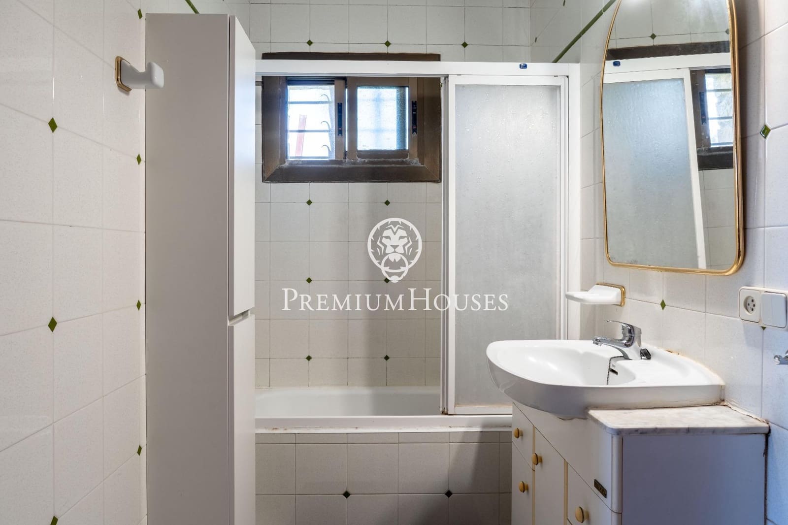 9 soverom Finca/Herregård til salgs i Montblanc med svømmebasseng - € 550 000 (Ref: 8979531)