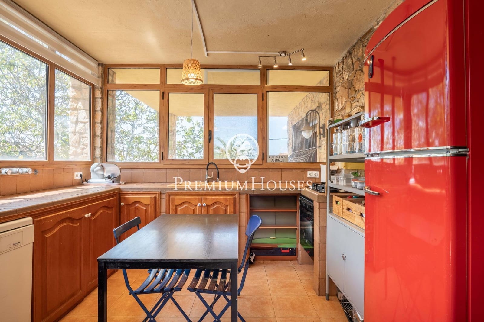 9 soverom Finca/Herregård til salgs i Montblanc med svømmebasseng - € 550 000 (Ref: 8979531)