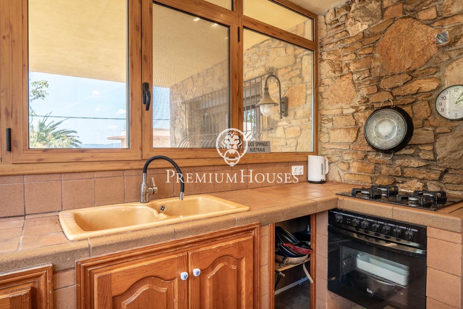 9 soverom Finca/Herregård til salgs i Montblanc med svømmebasseng - € 550 000 (Ref: 8979531)