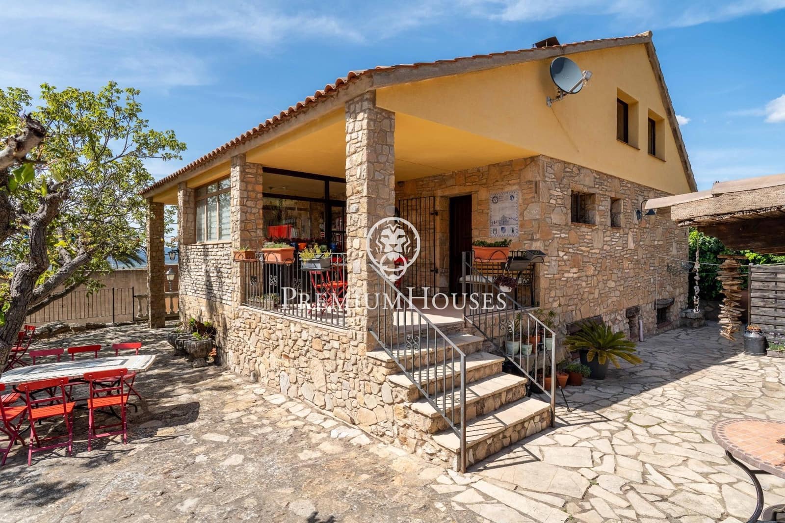 9 soverom Finca/Herregård til salgs i Montblanc med svømmebasseng - € 550 000 (Ref: 8979531)