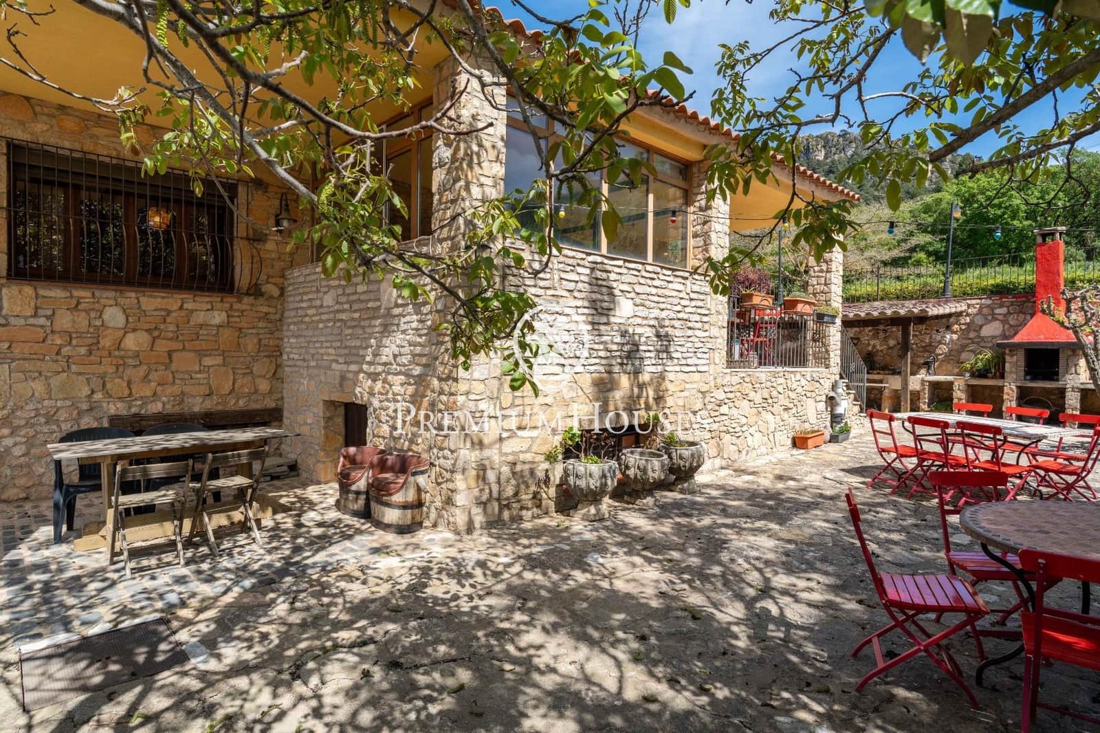 9 soverom Finca/Herregård til salgs i Montblanc med svømmebasseng - € 550 000 (Ref: 8979531)