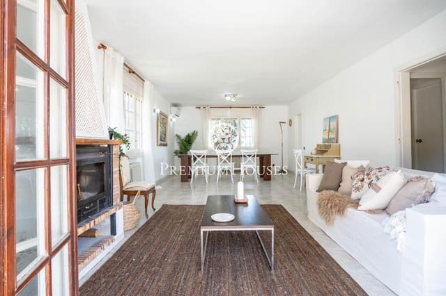 5 makuuhuone Paritalo myytävänä paikassa Sant Pere de Ribes mukana uima-altaan - 665 000 € (Ref: 8988694)