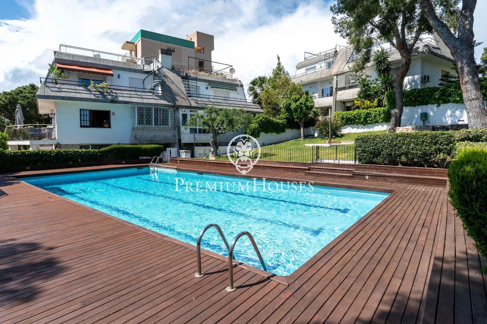 5 sypialnia Dom blizniak na sprzedaż w Sant Pere de Ribes z basenem - 665 000 € (Ref: 8988694)