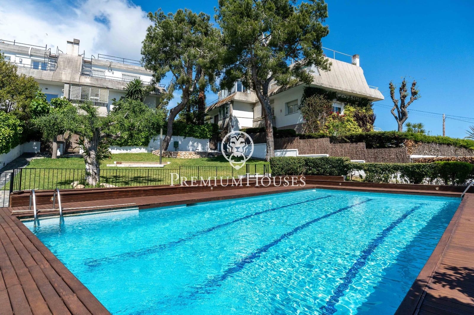 5 sypialnia Dom blizniak na sprzedaż w Sant Pere de Ribes z basenem - 665 000 € (Ref: 8988694)