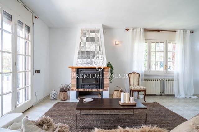 5 makuuhuone Paritalo myytävänä paikassa Sant Pere de Ribes mukana uima-altaan - 665 000 € (Ref: 8988694)