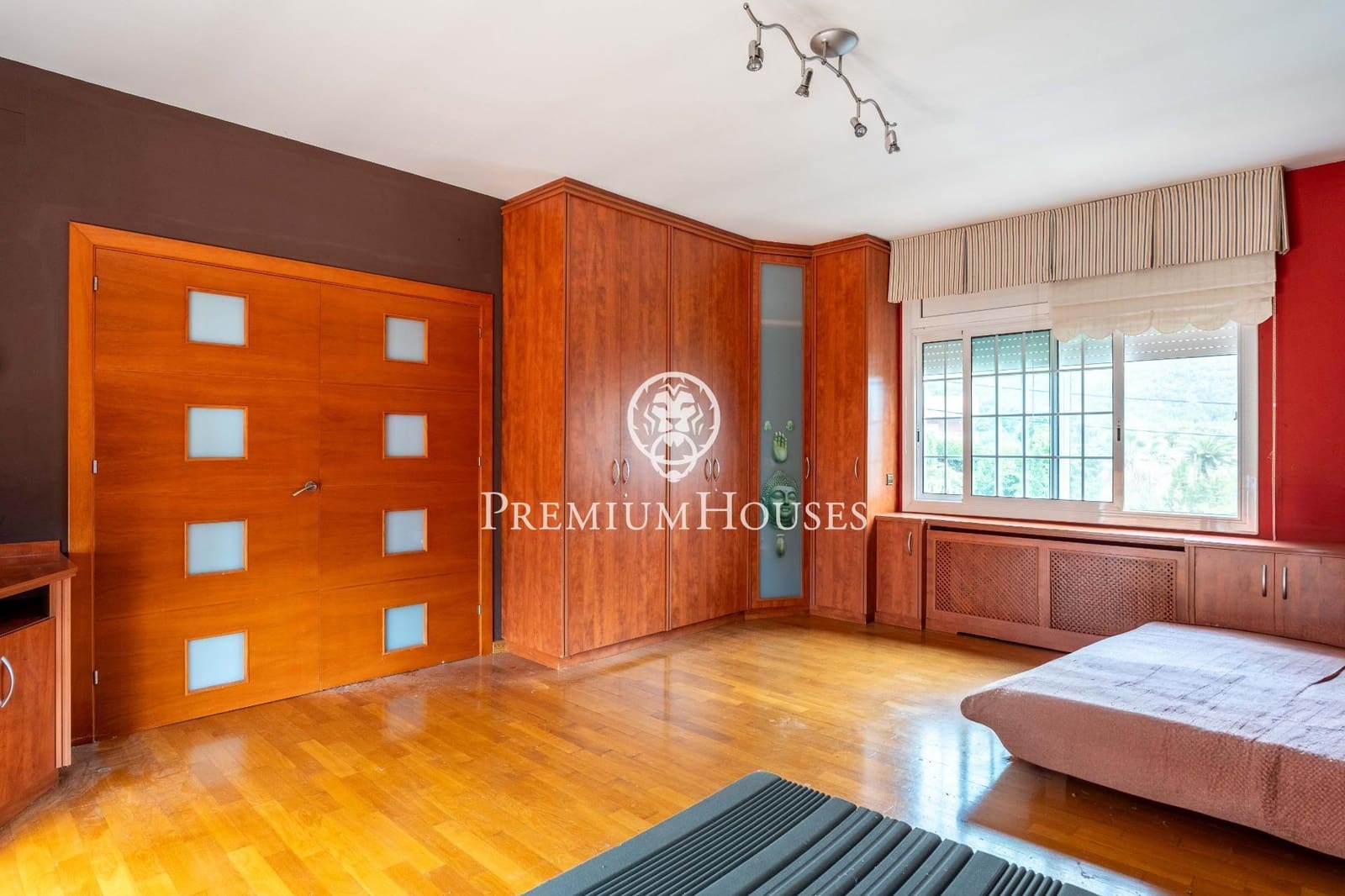 3 soverom Villa til salgs i Castelldefels med svømmebasseng - € 900 000 (Ref: 8988695)