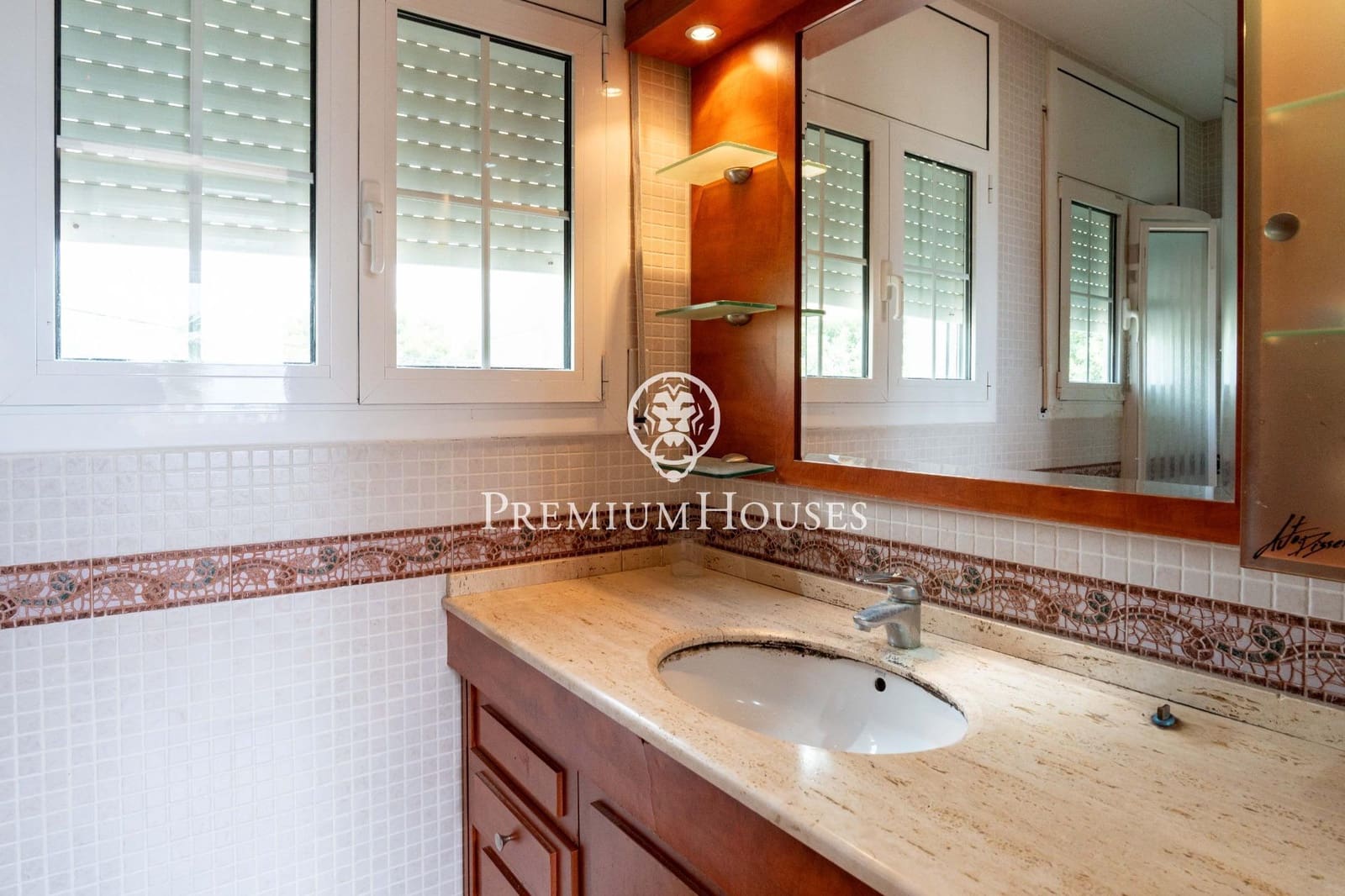 3 soverom Villa til salgs i Castelldefels med svømmebasseng - € 900 000 (Ref: 8988695)