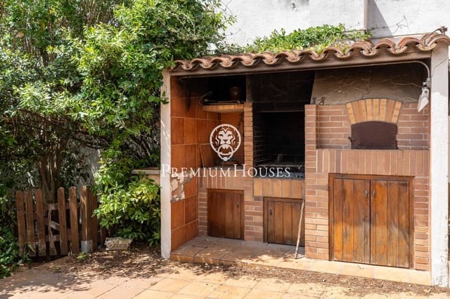 3 soverom Villa til salgs i Castelldefels med svømmebasseng - € 900 000 (Ref: 8988695)