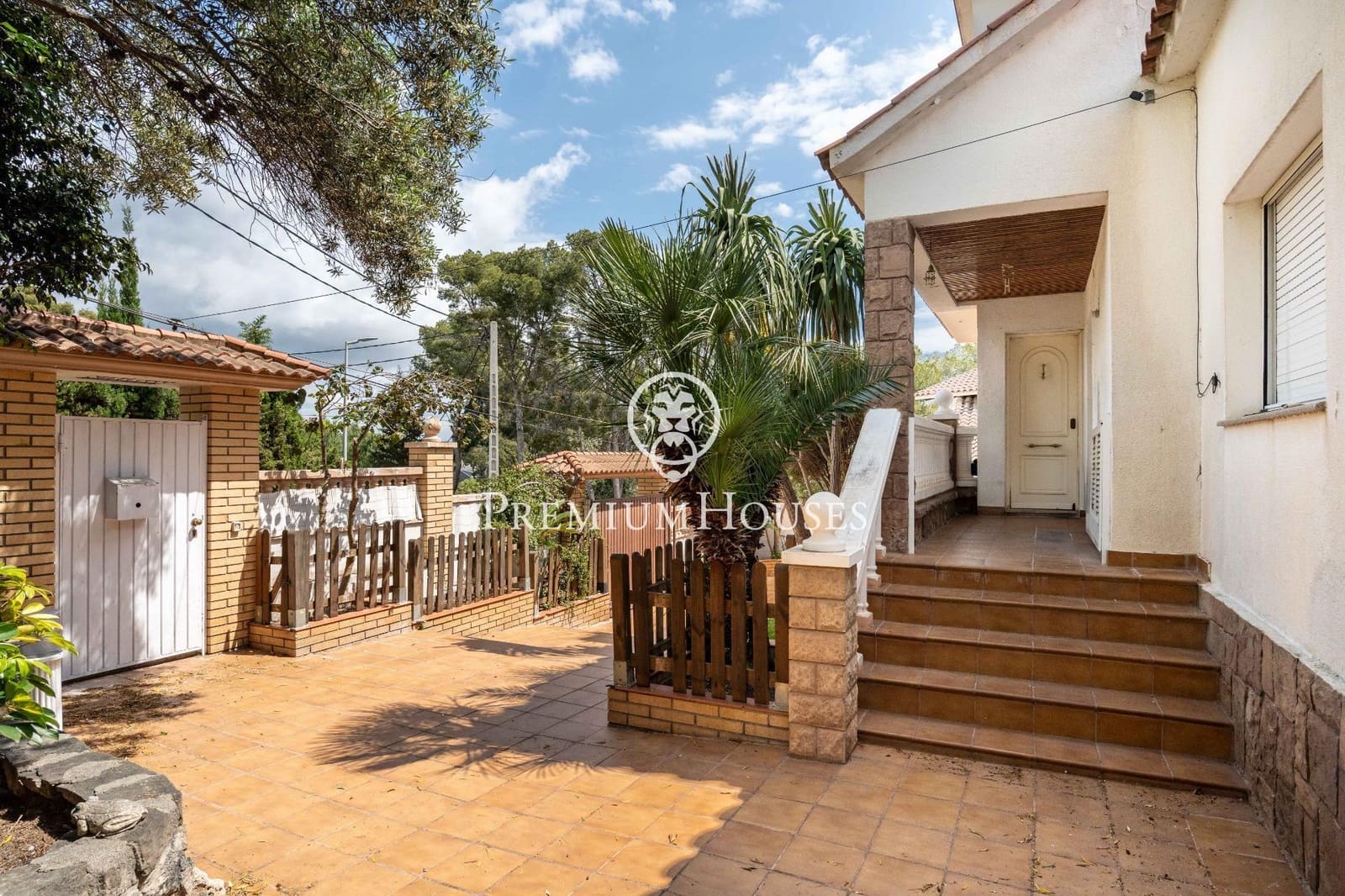 3 soverom Villa til salgs i Castelldefels med svømmebasseng - € 900 000 (Ref: 8988695)