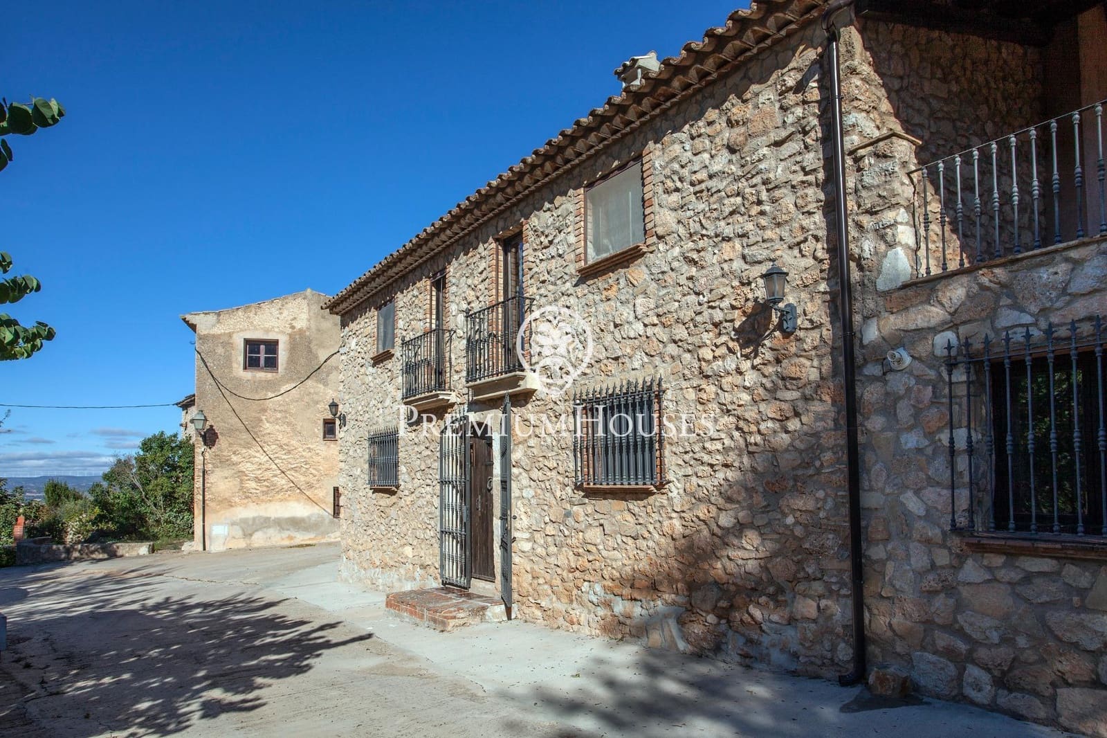 4 soveværelse Byhus til salg i Montblanc med garage - € 575.000 (Ref: 9003419)