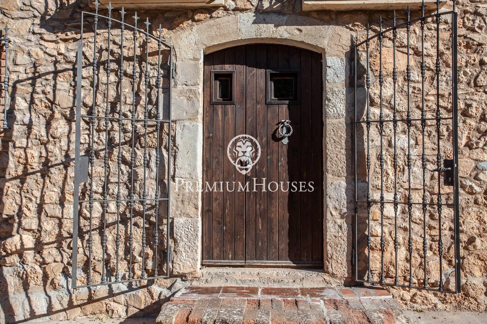 4 soveværelse Byhus til salg i Montblanc med garage - € 575.000 (Ref: 9003419)