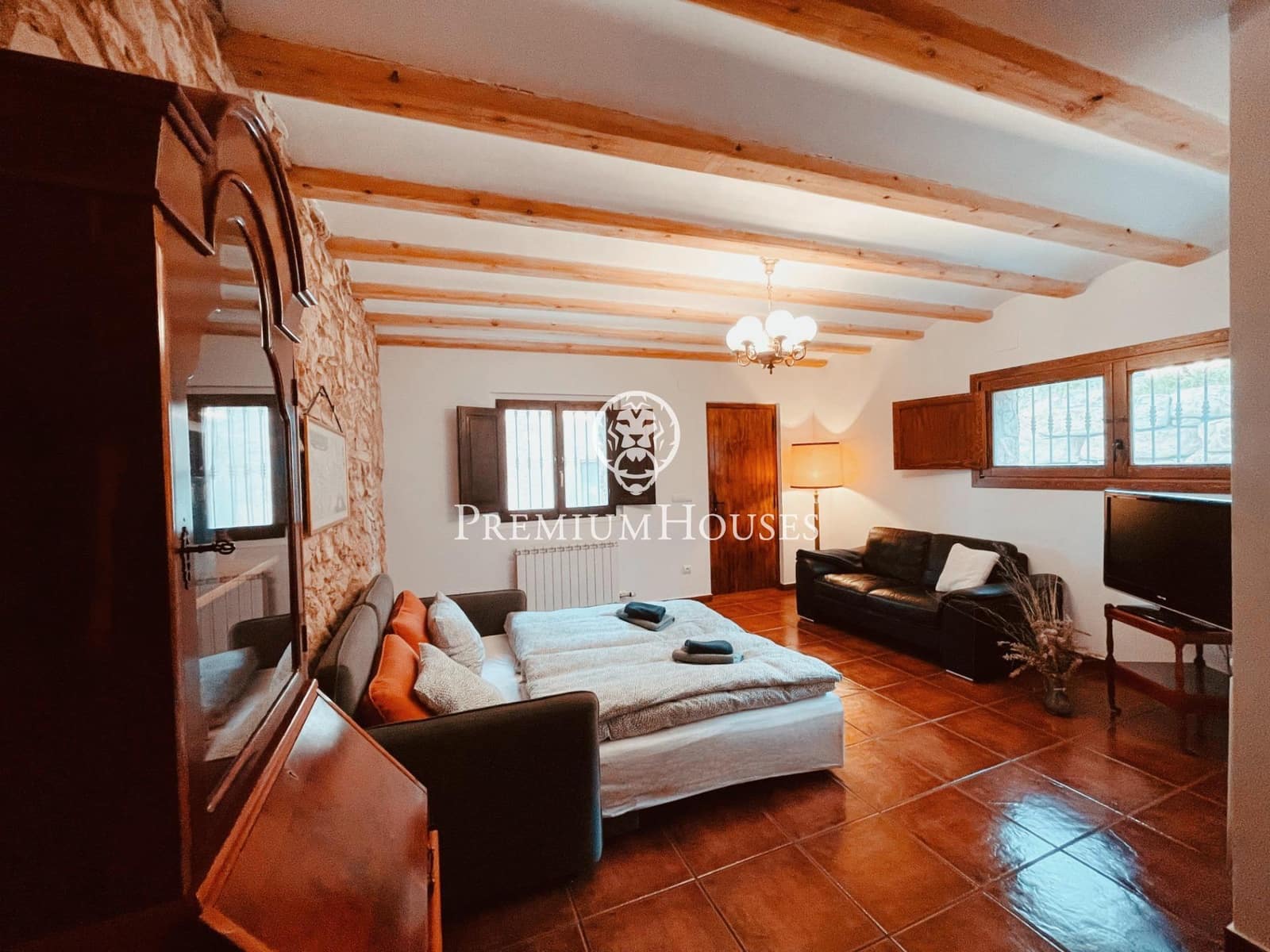 4 soveværelse Byhus til salg i Montblanc med garage - € 575.000 (Ref: 9003419)