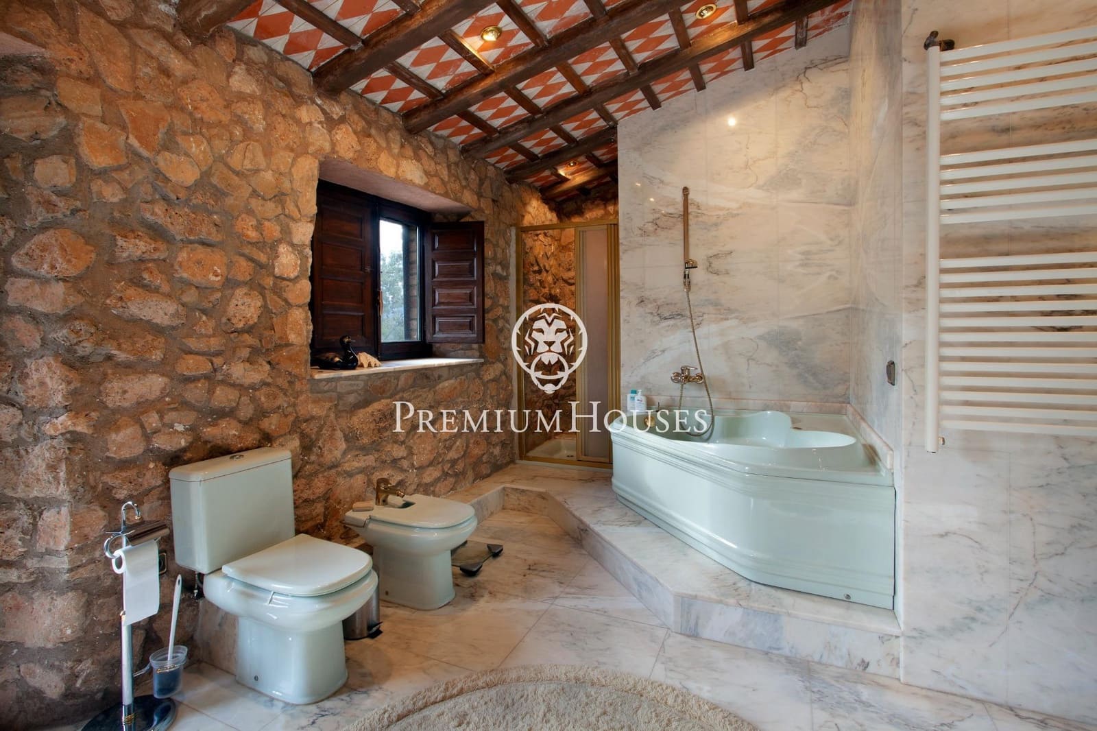 4 soveværelse Byhus til salg i Montblanc med garage - € 575.000 (Ref: 9003419)