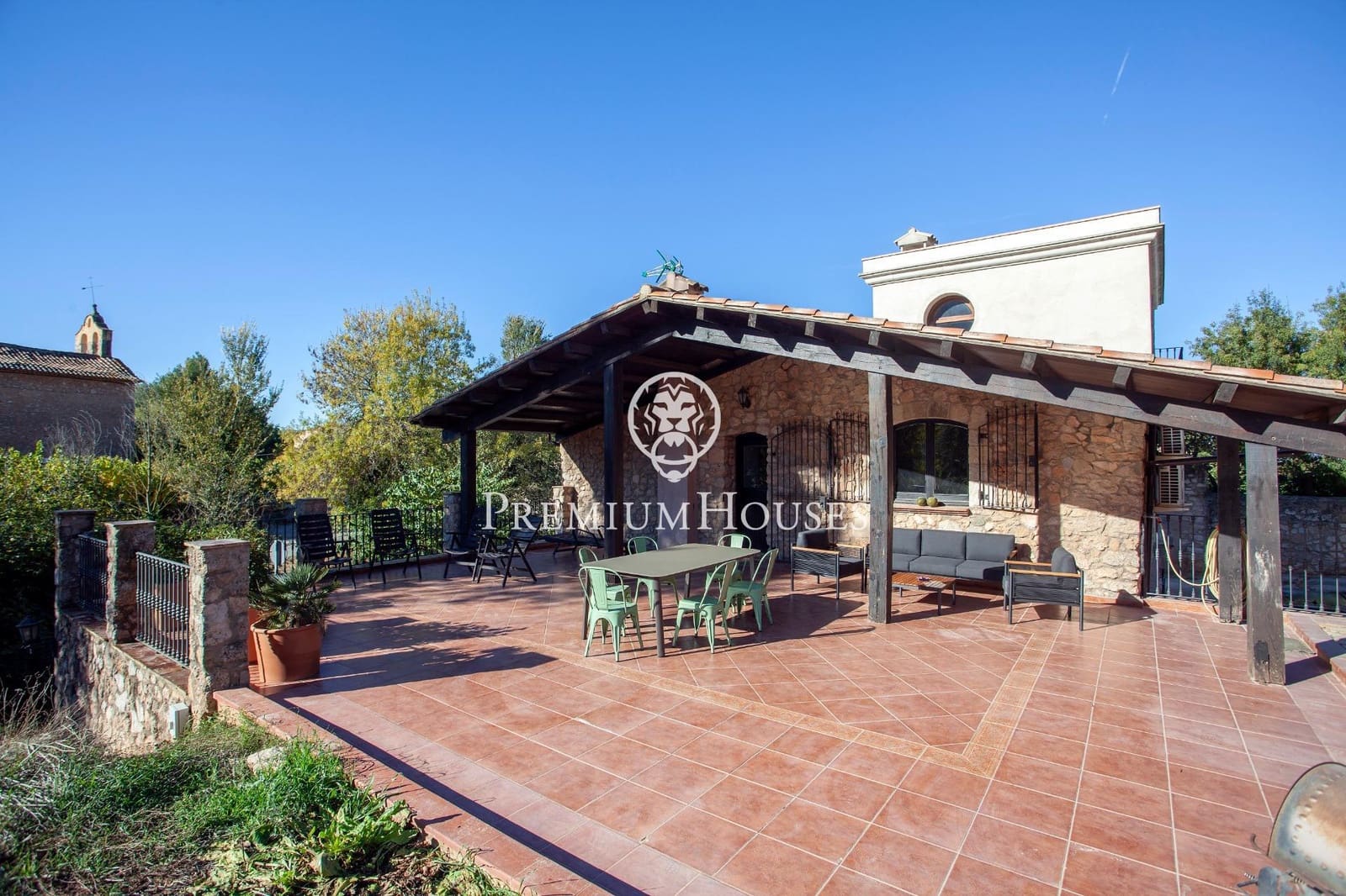 4 soveværelse Byhus til salg i Montblanc med garage - € 575.000 (Ref: 9003419)