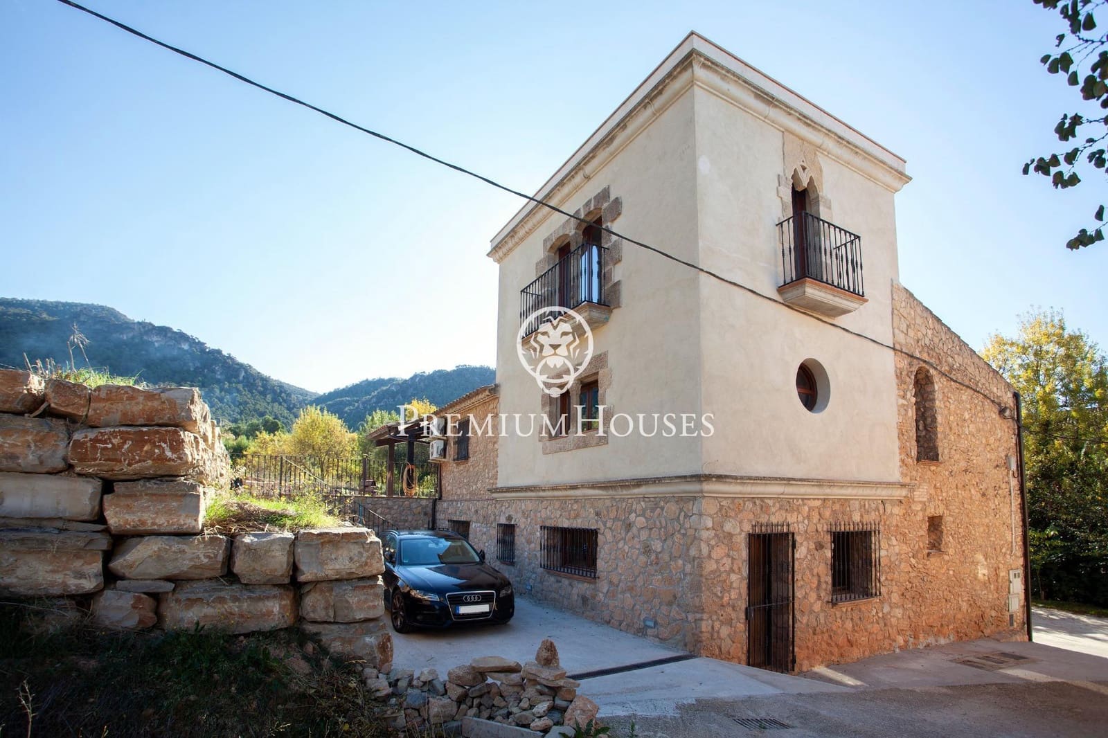 4 soveværelse Byhus til salg i Montblanc med garage - € 575.000 (Ref: 9003419)