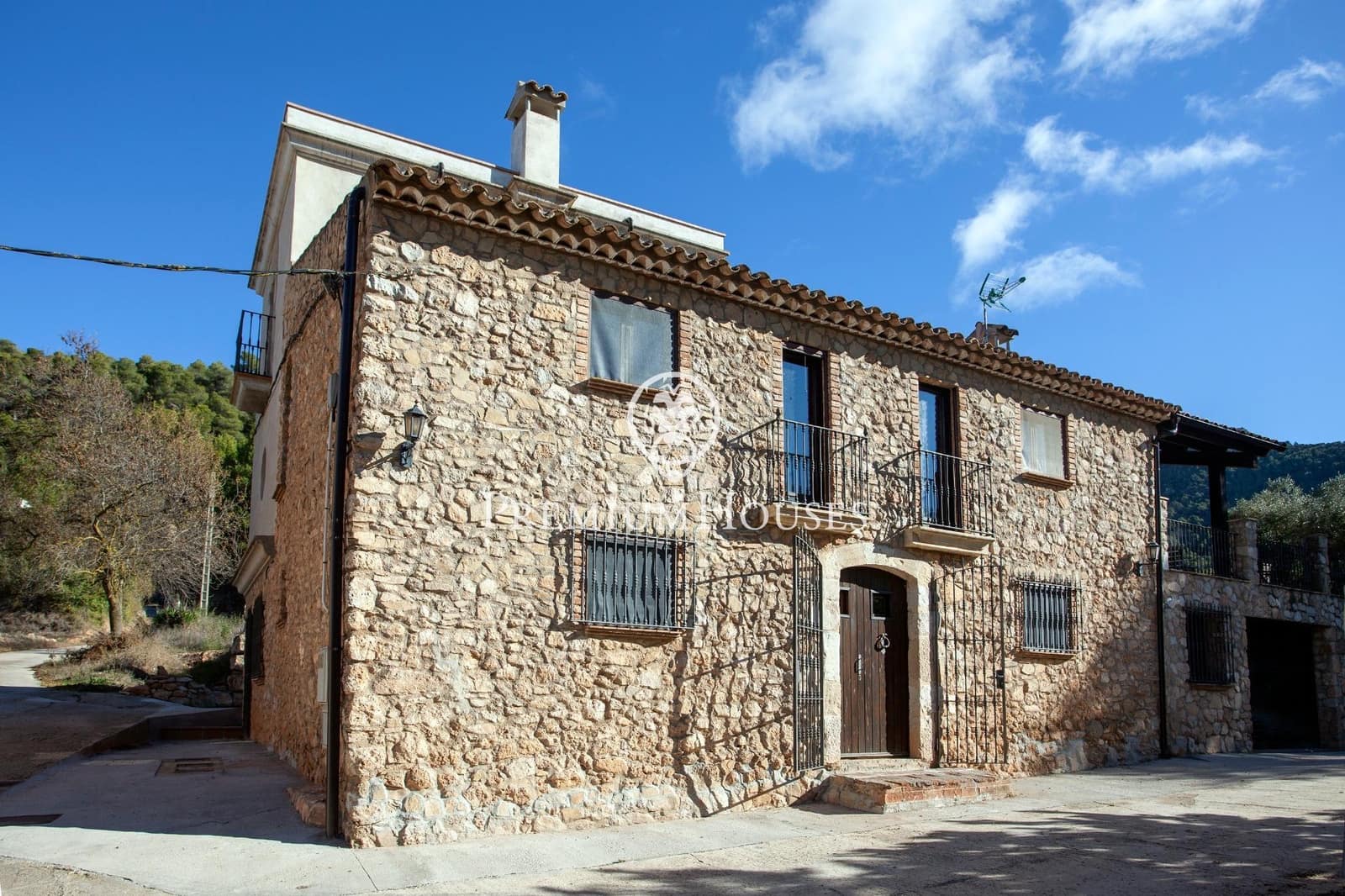 4 soveværelse Byhus til salg i Montblanc med garage - € 575.000 (Ref: 9003419)