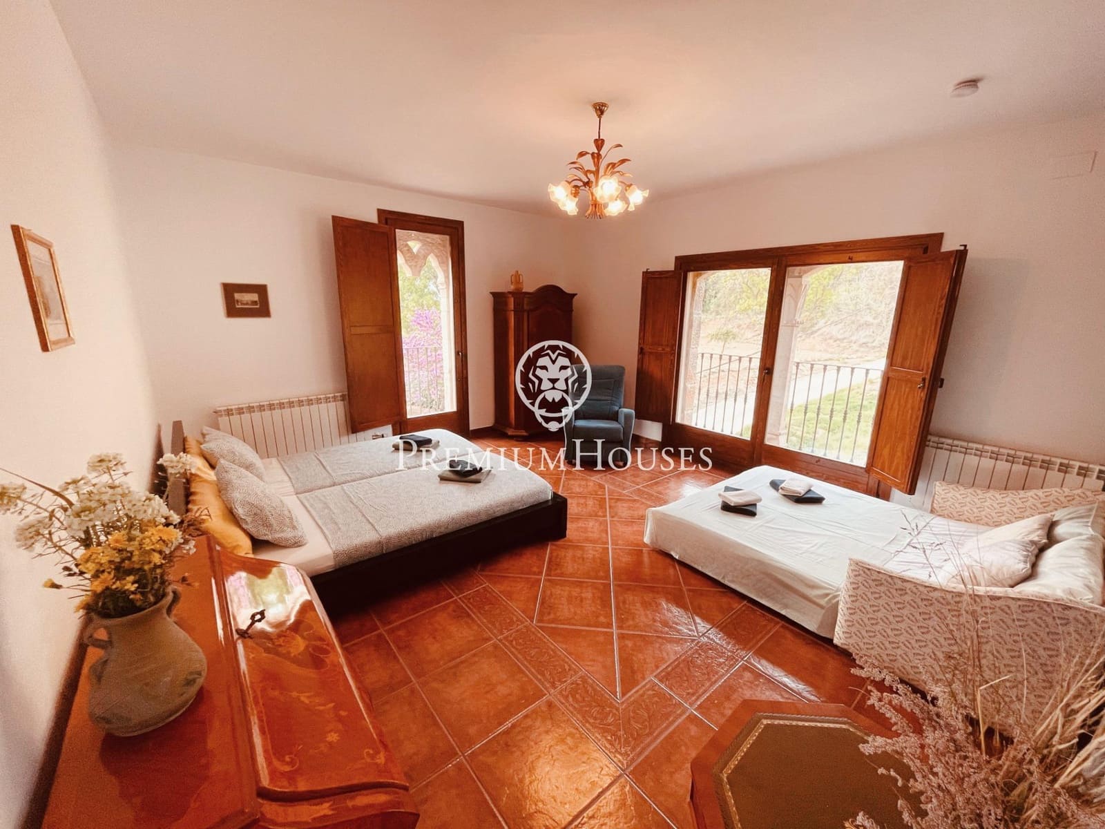 4 soveværelse Byhus til salg i Montblanc med garage - € 575.000 (Ref: 9003419)