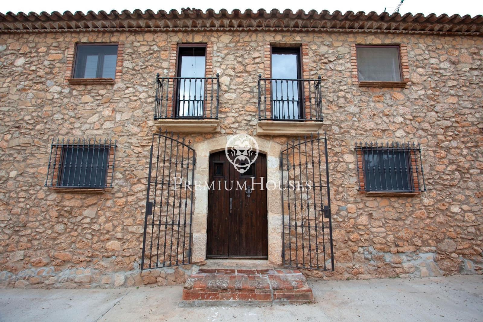 4 soveværelse Byhus til salg i Montblanc med garage - € 575.000 (Ref: 9003419)