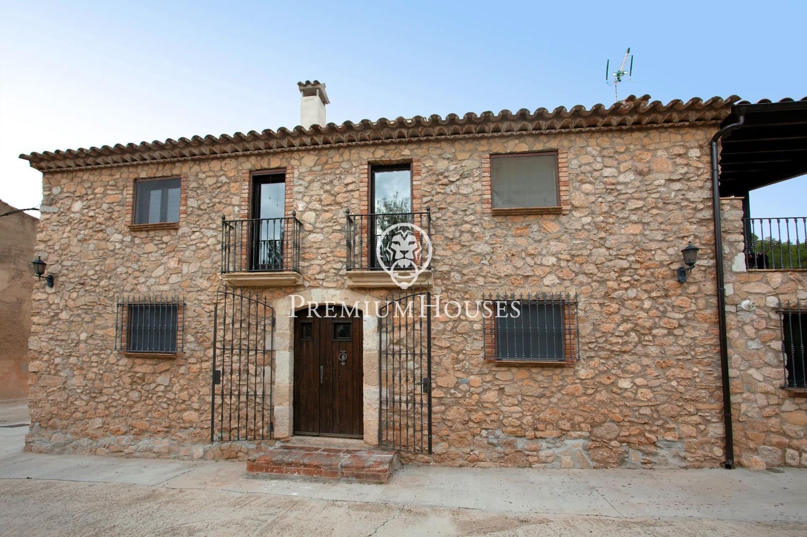 4 quarto Casa em Banda para venda em Montblanc com garagem - 540 000 € (Ref: 9003419)